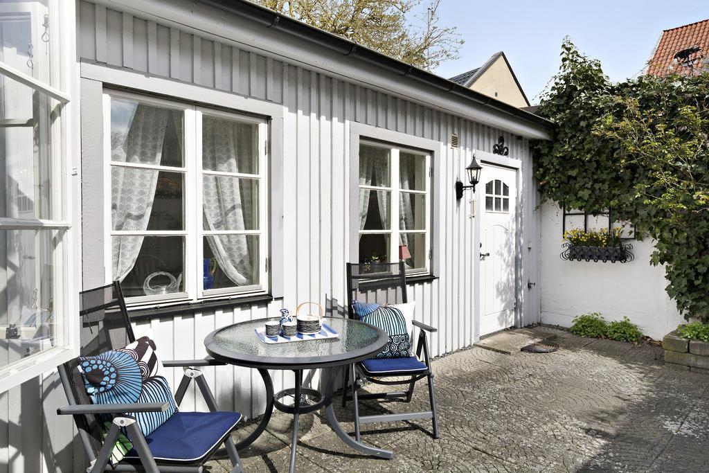 Charming Townhouse Villa Ystad Exterior photo